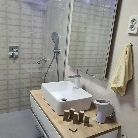 شقة Ha'alulu