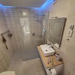 Ha'alulu Apartment Split